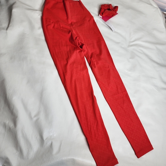 Shefit Boss Leggings Seamless Red High Rise Size Small Style 140003 NWT - Picture 8 of 11